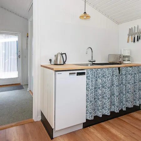 6 Person In Grenaa Feriehus Brondstrup